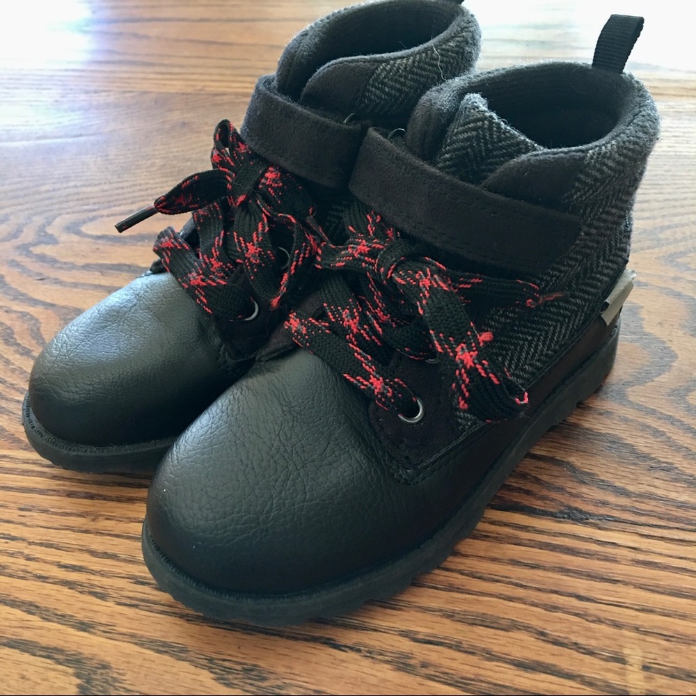Kid’s Carter's Ankle Boots🥾